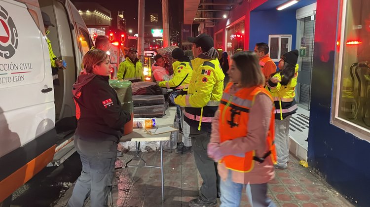 Llevan a cabo operativo chocolate frente a clínica 21 del IMSS