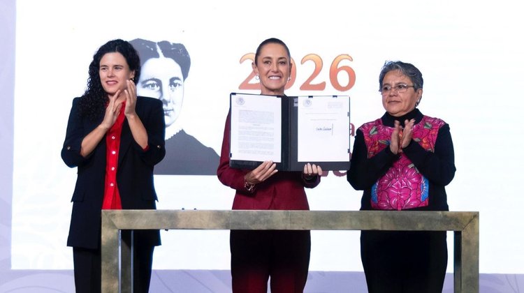Ordena Sheinbaum abrir contratos federales y ampliar datos