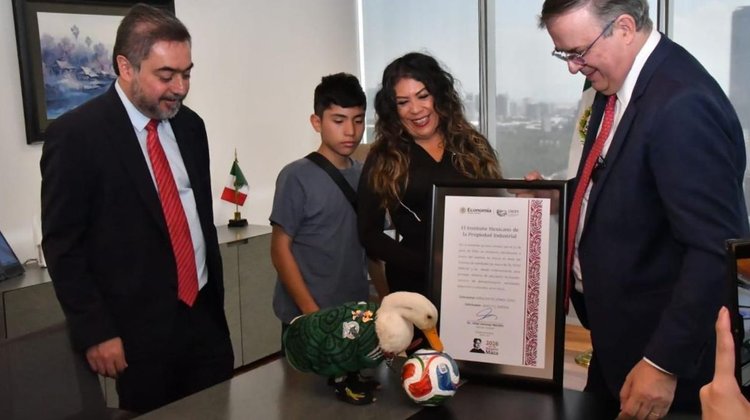 Otorgan registro de marca al 'PATO MERLÍN' tras solicitudes