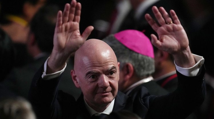 Países Bajos pide liderazgo en FIFA; retira apoyo a Infantino