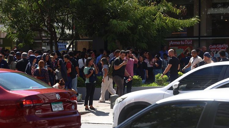 Reportan sismo de 7.7 grados de magnitud en Panamá