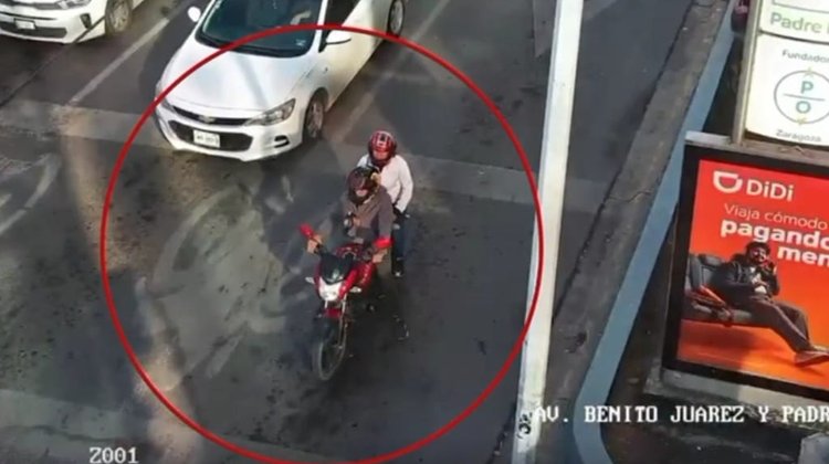 Detienen en Monterrey a pareja con motocicleta robada