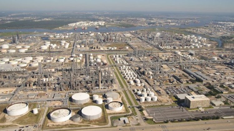 Pemex controla derrame de diésel en refinería de Deer Park