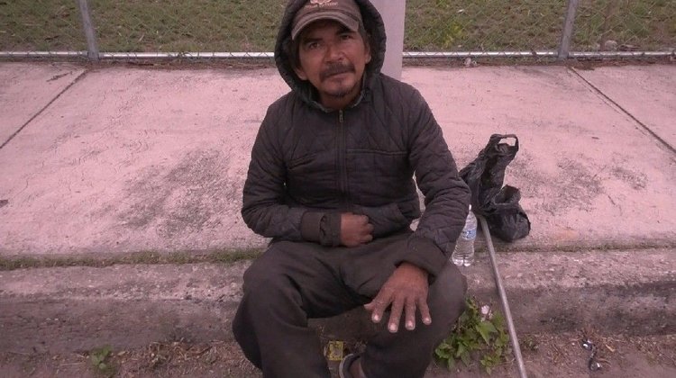 Leopoldo Alfaro, persona en situación de calle en Victoria