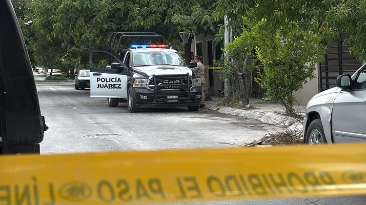 Muere hombre tras incendio en vivienda de Juárez