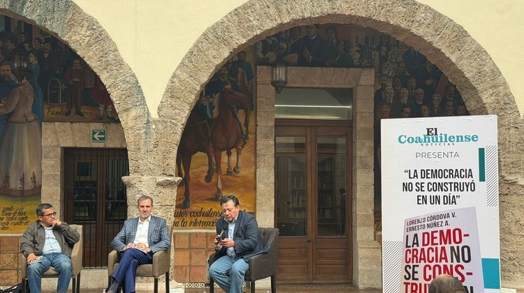 Presentan en Saltillo: "La democracia no se construyó en un día"