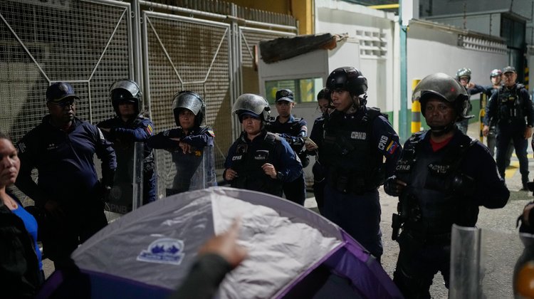 Reporta ONG excarcelación de 383 presos políticos en Venezuela