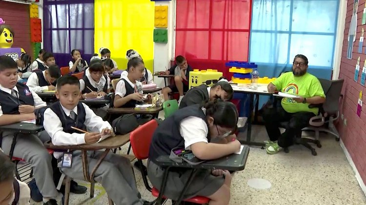 Recibe 'Profe Chido' a sus alumnos en un salón creativo y seguro
