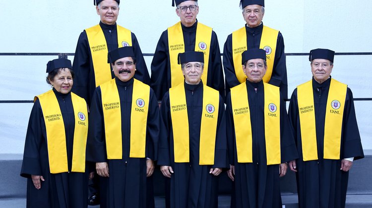 UANL reconoce a ocho académicos como Profesores Eméritos