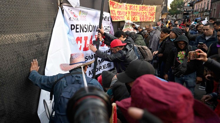 Afirma Sheinbaum 'no entender' las manifestaciones de maestros 