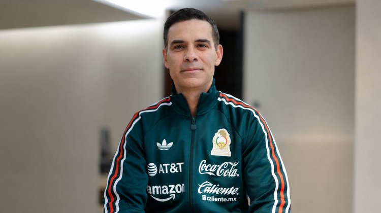 Rafa Márquez presenta su primera convocatoria como DT de México