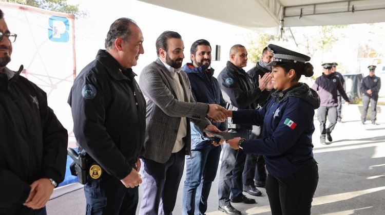 Reconoce San Pedro compromiso y entrega de sus policías