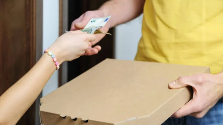 Repartidora apuñala a embarazada porque le dio poca propina