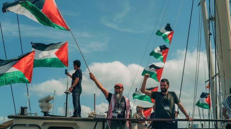 Israel rodea a la flotilla Global Sumud; expulsará a tripulantes