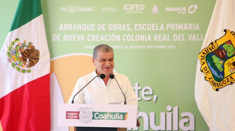 Riquelme reitera que no se repartirán nuevos libros de texto