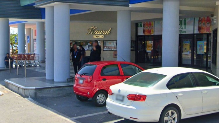 Roban joyería en San Nicolás, huyen y se les cae mercancía