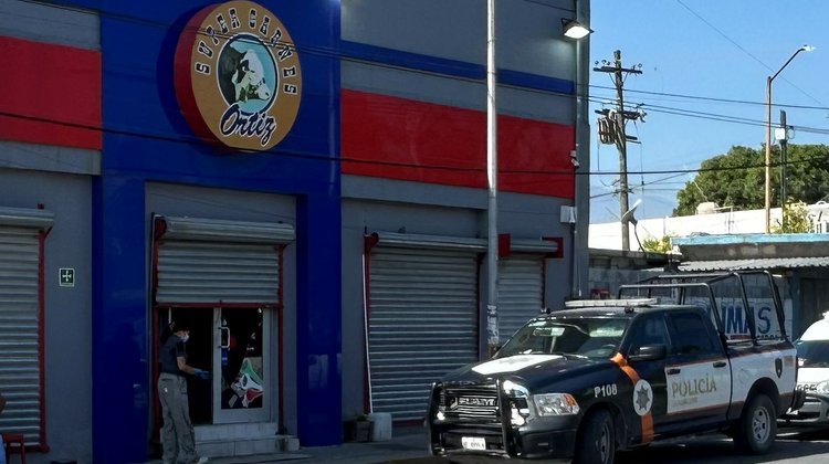 Roban carnicería en Guadalupe; se llevan caja registradora