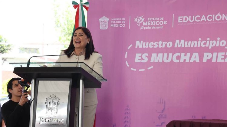 Balean vehículo de funcionarios de Tecámac; reportan dos heridos
