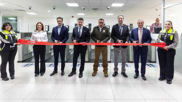medium_samuel_inaugura_aeropuerto_mty_097b852414
