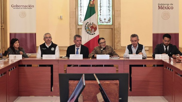 Gobierno Federal dialoga con transportistas durante paro nacional