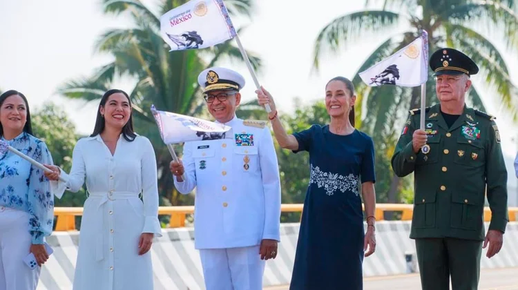 Sheinbaum da banderazo a Puerto Nuevo de Manzanillo