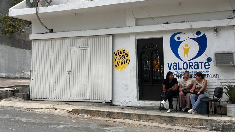 Investigan muerte de hombre en anexo de Santa Catarina