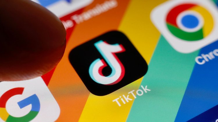 Bruselas acusa a TikTok de no proteger suficientemente a menores