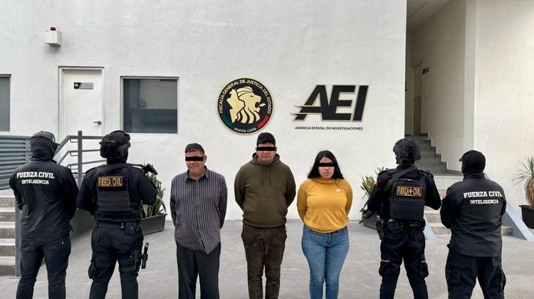 Tres personas son detenidas por posesión de estupefacientes