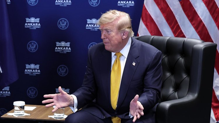Trump insiste en no firmar ley de vivienda de Estados Unidos
