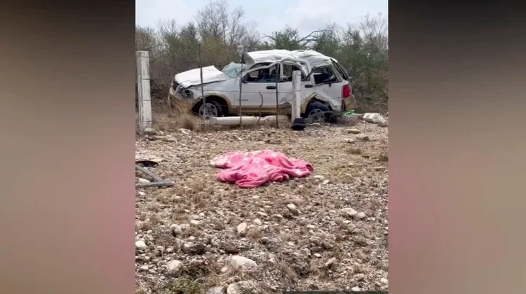 Vuelca familia de Escobedo en carretera tamaulipeca; muere menor