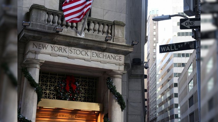 medium_wall_street_abre_mixto_4f914e19df