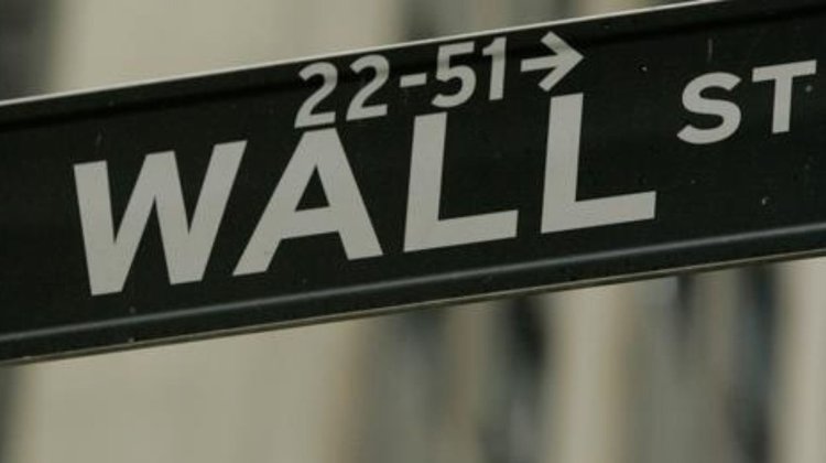 Wall Street abre en verde tras repunte de acciones de SpaceX