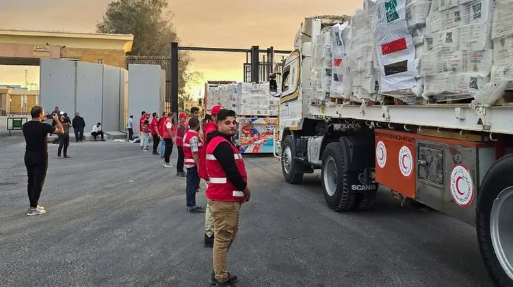 Empieza a entrar ayuda humanitaria a Gaza desde Egipto