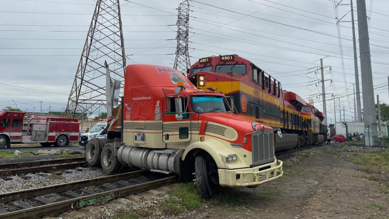 Dos choques con trenes en menos de 2 horas en Monterrey