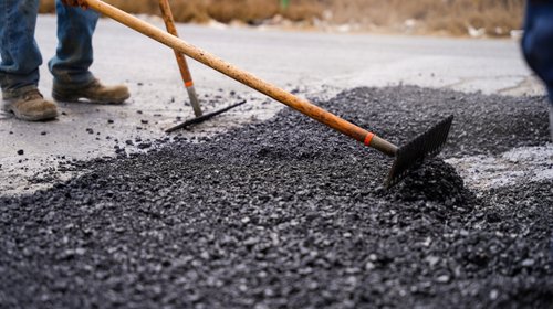 Intensifican bacheo y limpieza en colonias de Ramos Arizpe