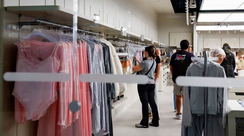 Confianza del consumidor en EUA cae por guerra con Irán