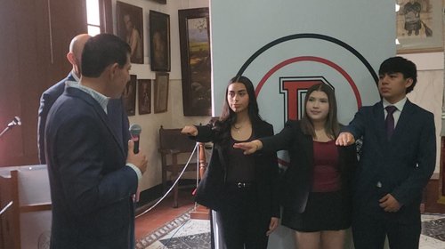 Ximena Elías preside la Sociedad de Alumnos del Ateneo Fuente