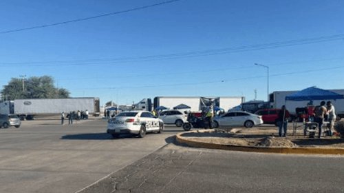 Transportistas frenan cruces comerciales entre México y EU