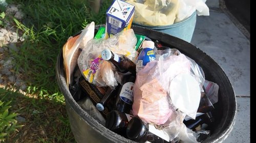Vecinos pagan retiro de basura ante fallas en recolección