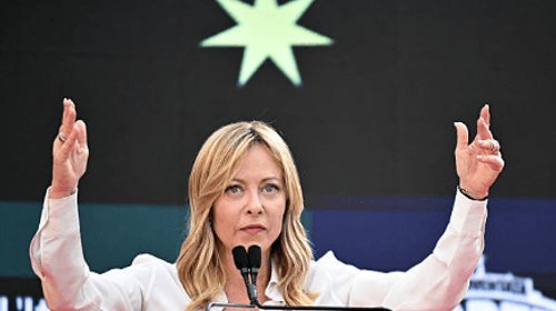 Giorgia Meloni propone prohibir el burka y niqab en las aulas