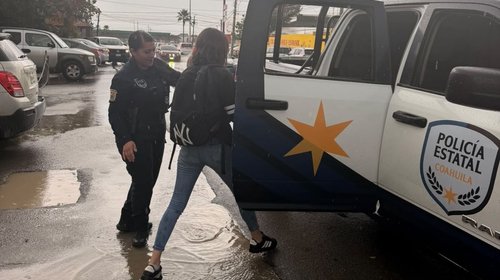 Elementos estatales apoyan a población afectada por lluvias 