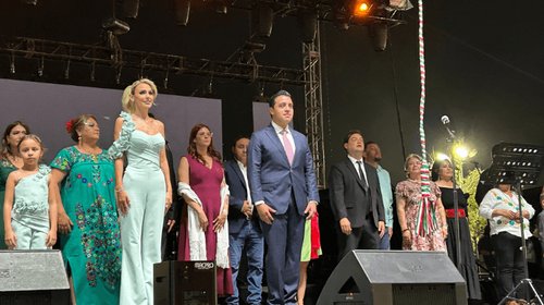 Jesús Nava encabeza el Grito de Independencia en Santa Catarina