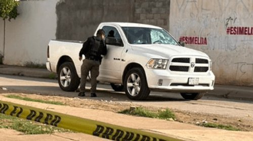 Asesinan a supervisor del C4 dentro de camioneta en Mazatlán