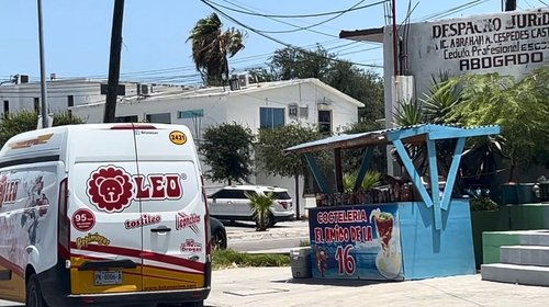 Denuncian invasión de banquetas por comercio informal