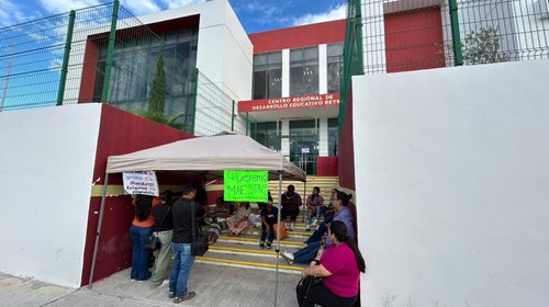 Madres protestan en Reynosa por falta de siete maestros