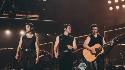 Jonas Brothers reviven su era de 2008 con nueva gira