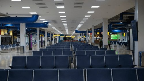 Puerto Vallarta adelanta reapertura de aeropuerto tras 'Simón'