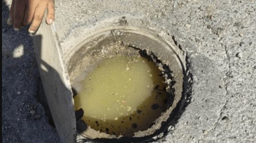 Inundación de aguas negras afecta primaria en Bellavista