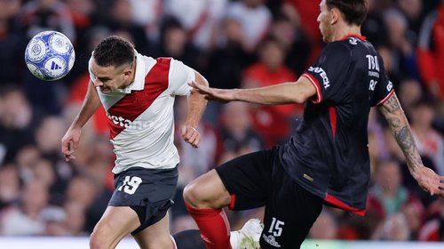 River cae ante Barracas en los debuts de Otamendi y Correa