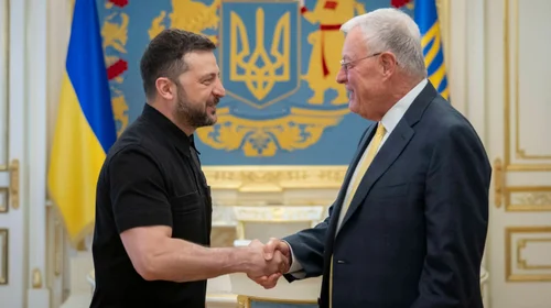 AP_25195545648381_78a7cc8007